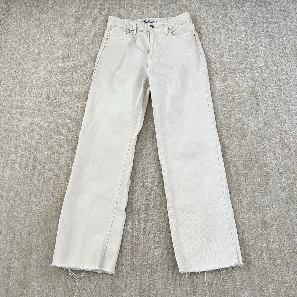 Zara High Waisted Distressed Straight Leg Jeans 4 Cream Cropped